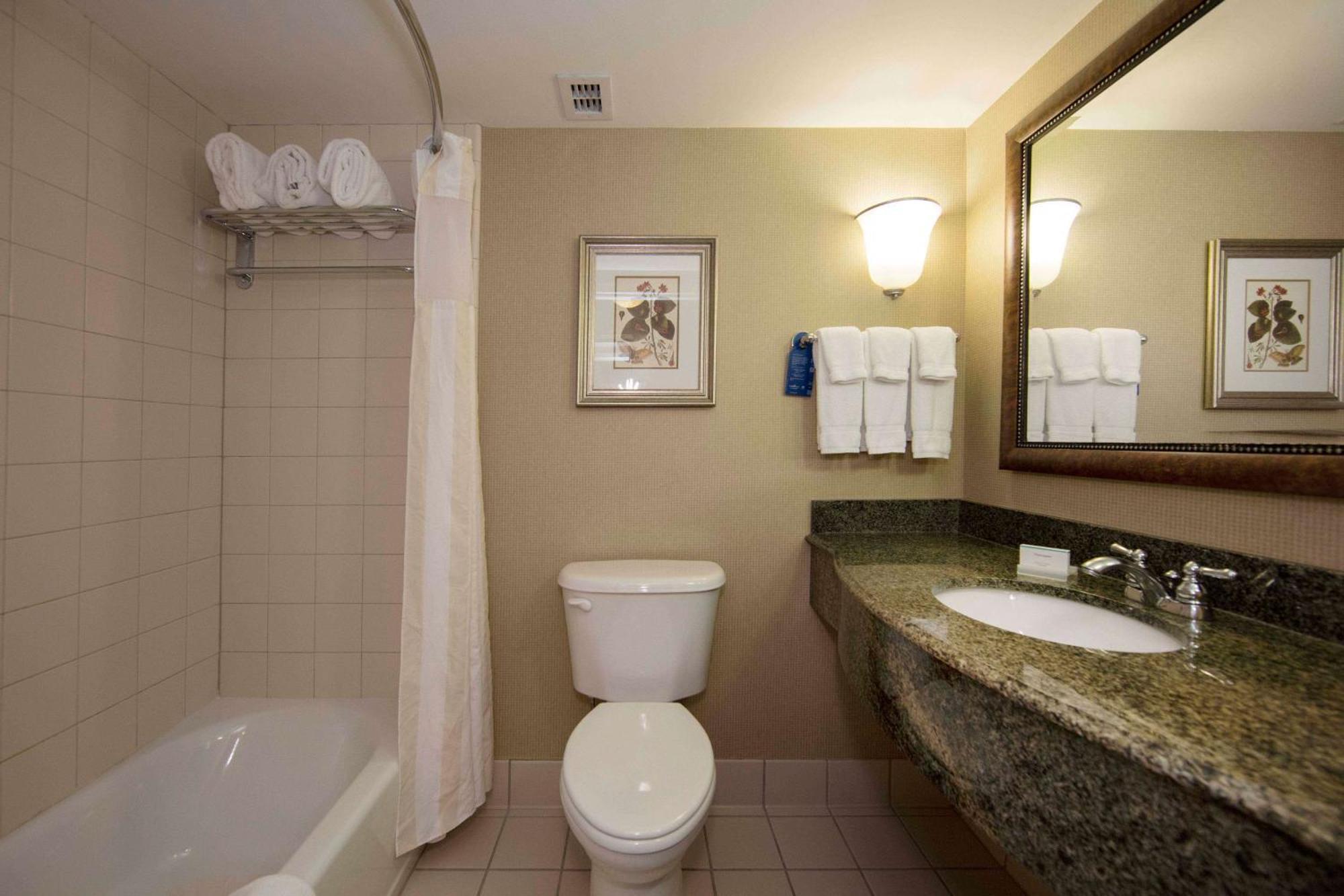 Courtyard By Marriott Downtown Hotel Athens