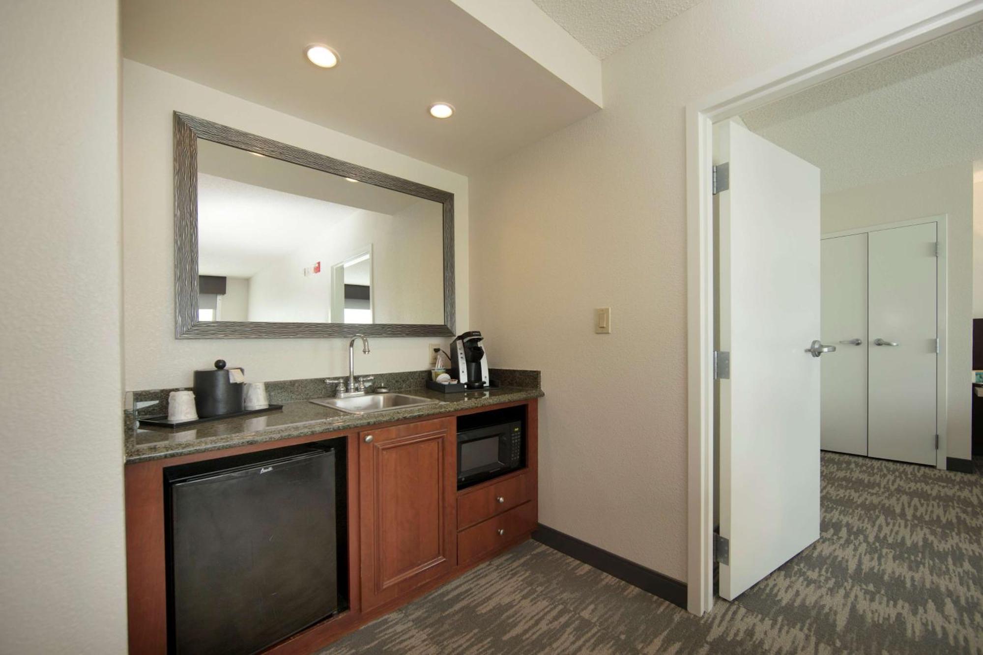 Courtyard By Marriott Downtown Hotel 3*
