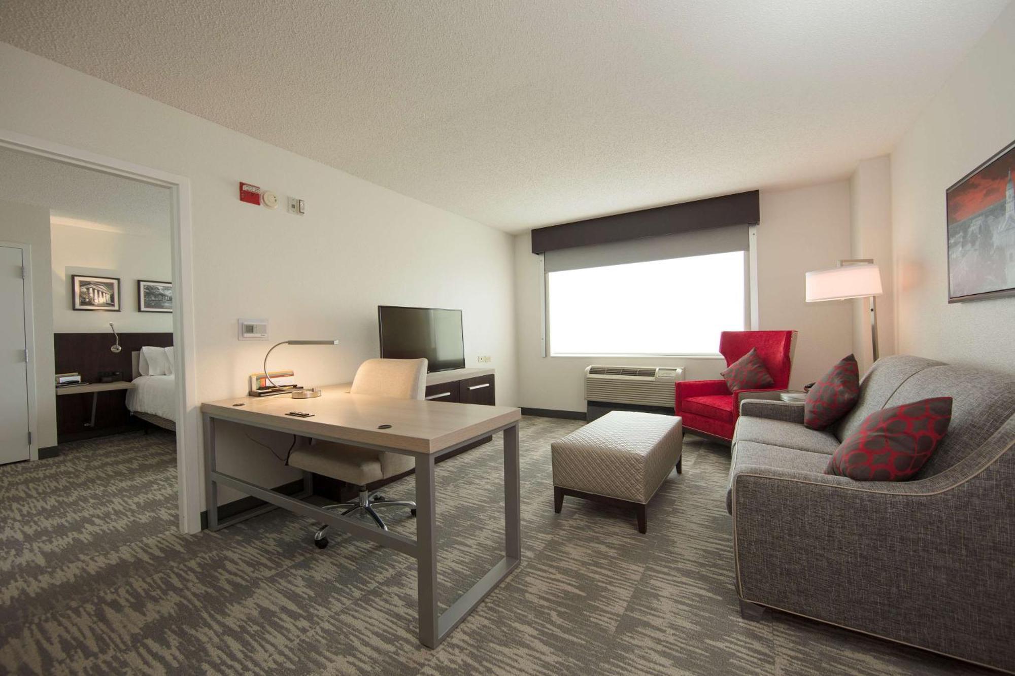 Courtyard By Marriott Downtown