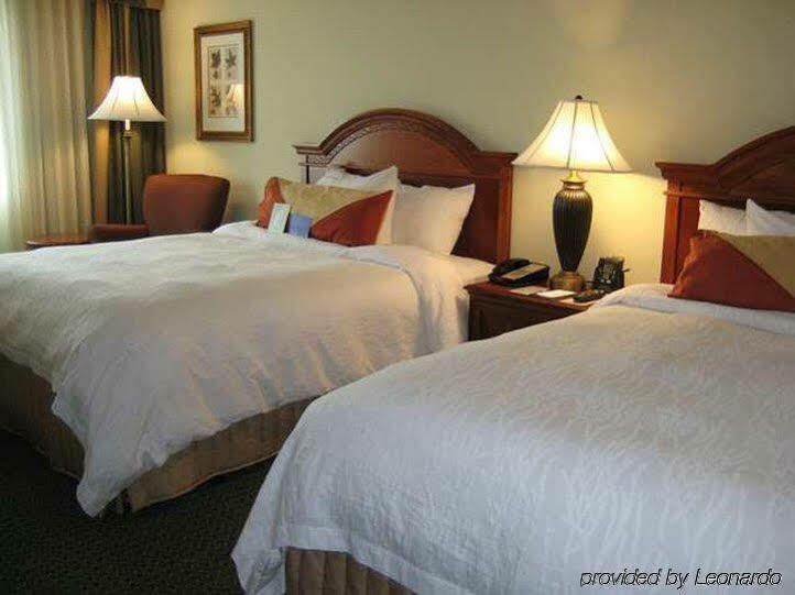 Courtyard By Marriott Downtown Hotel