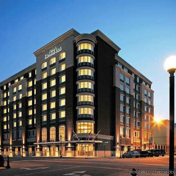 Courtyard By Marriott Downtown 3*