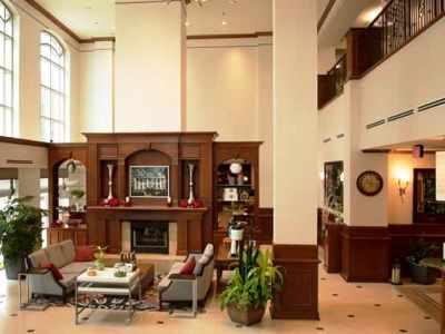 Courtyard By Marriott Downtown Hotel