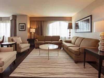 Courtyard By Marriott Downtown